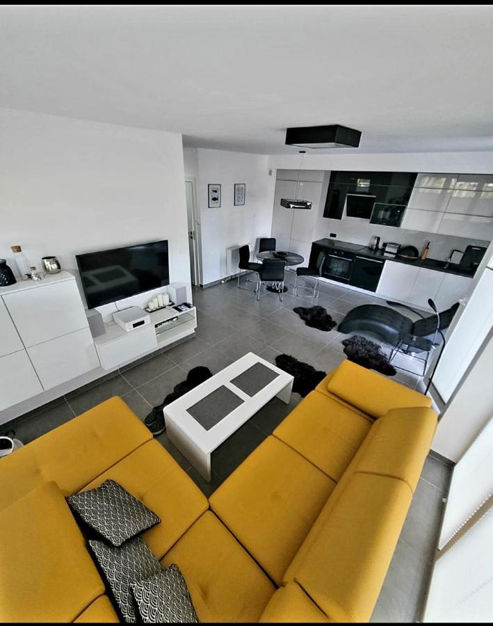 شقة Ujście-Darłowskie  في Apartament Amon Nr 5 المظهر الخارجي الصورة